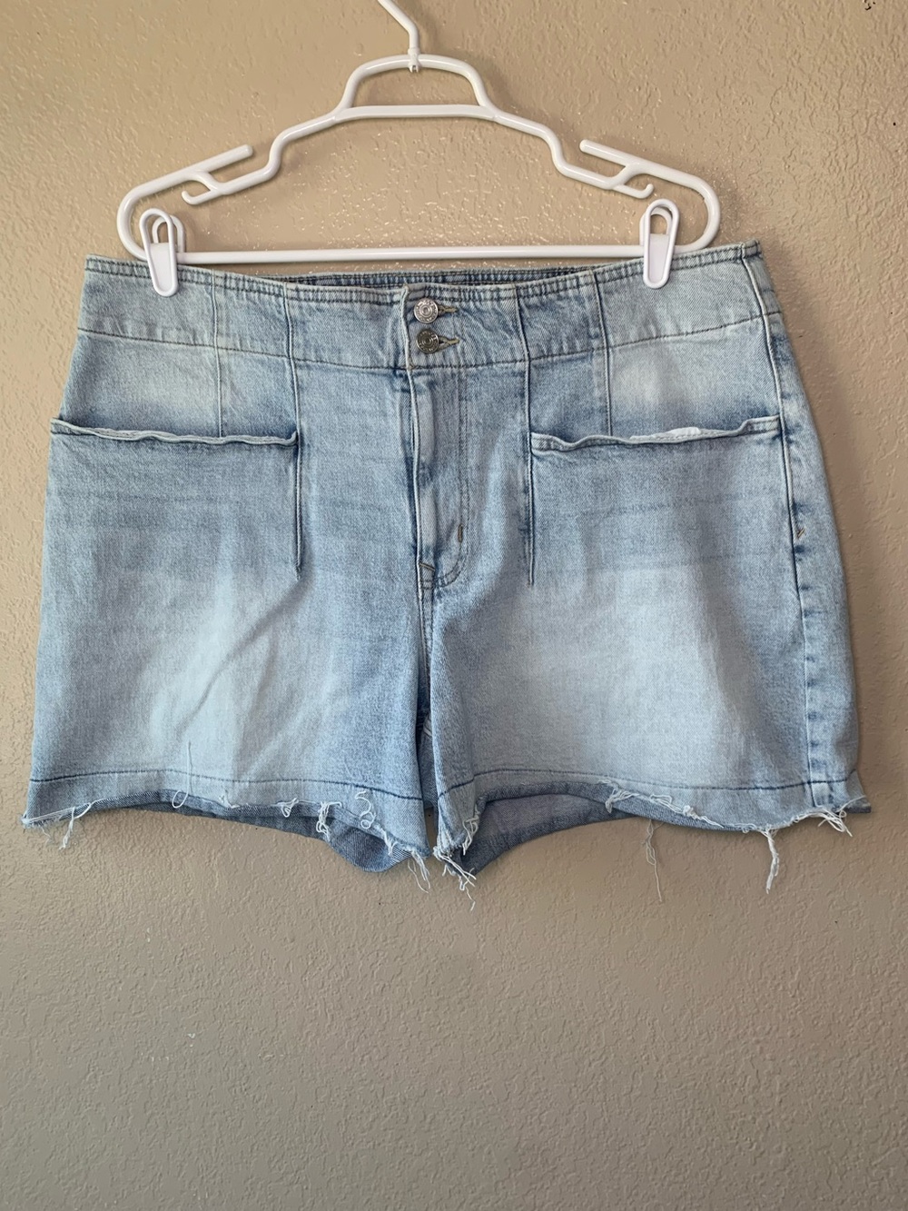 M Jeans Curvy High Rise A-Line Raw Hem Denim Shorts Size 20W